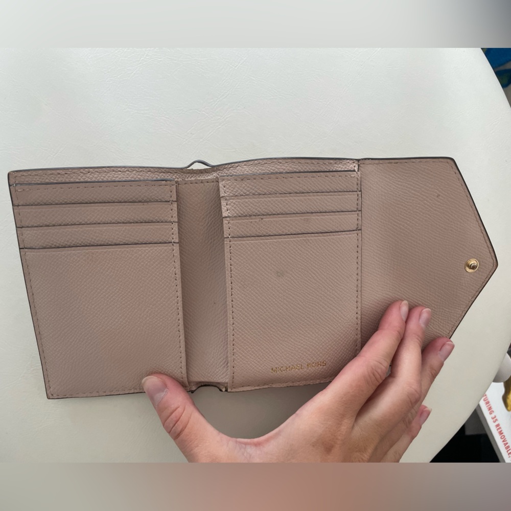 Michael Kors Wallet - Picture 2 of 4